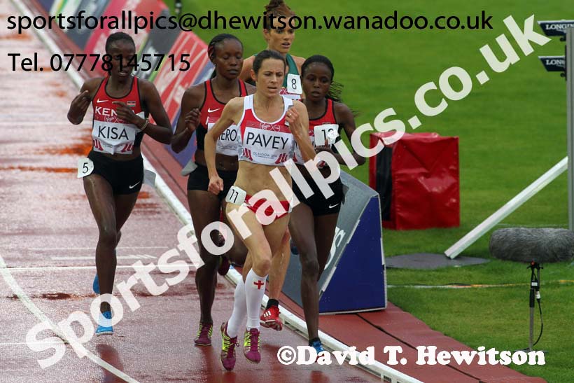 Jo Pavey (England) leads the womens 5000 metres at the Commonwealth Games, Glasgow. Photo: David T. Hewitson/Sports for All Pics